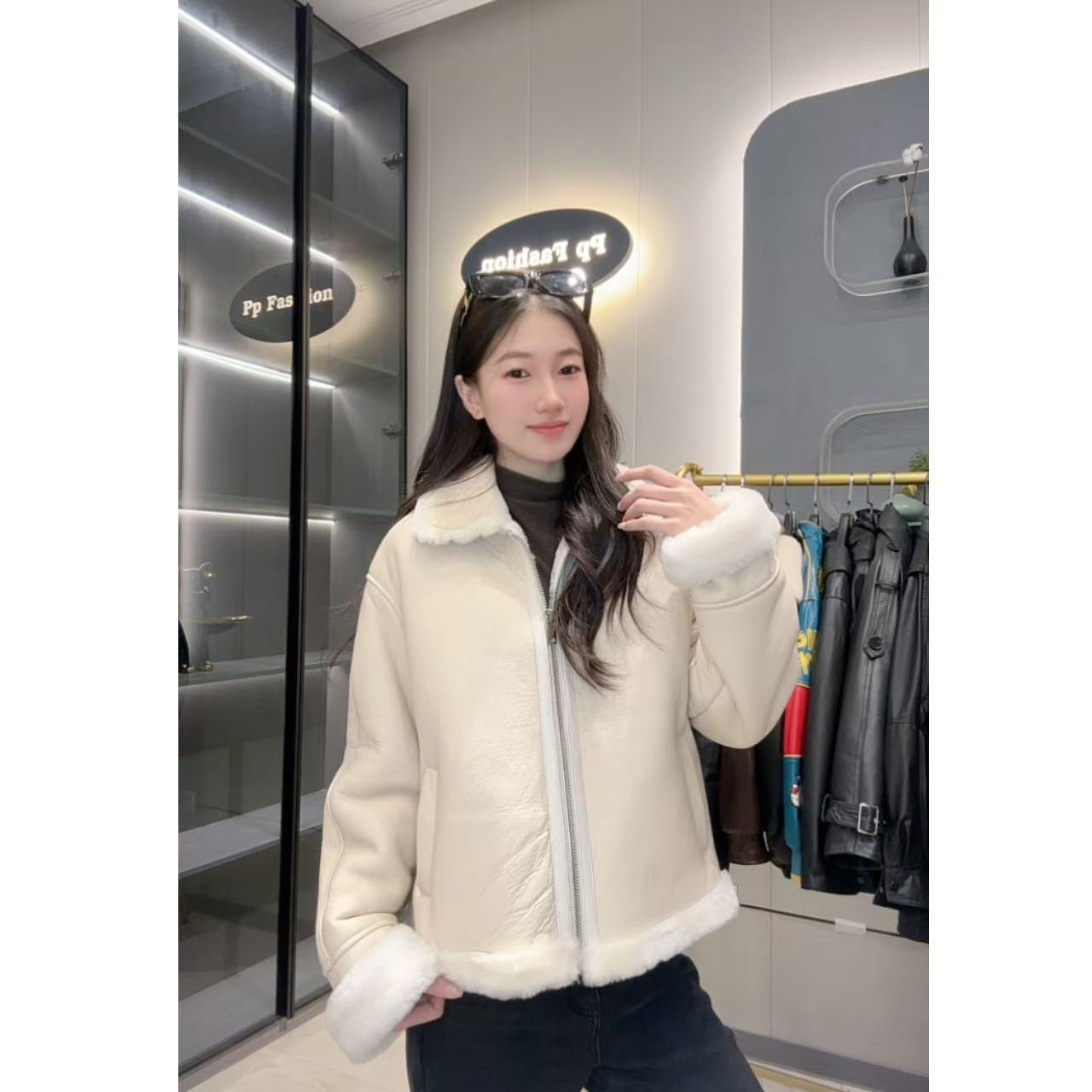 秋冬新款真皮皮衣女简约休闲