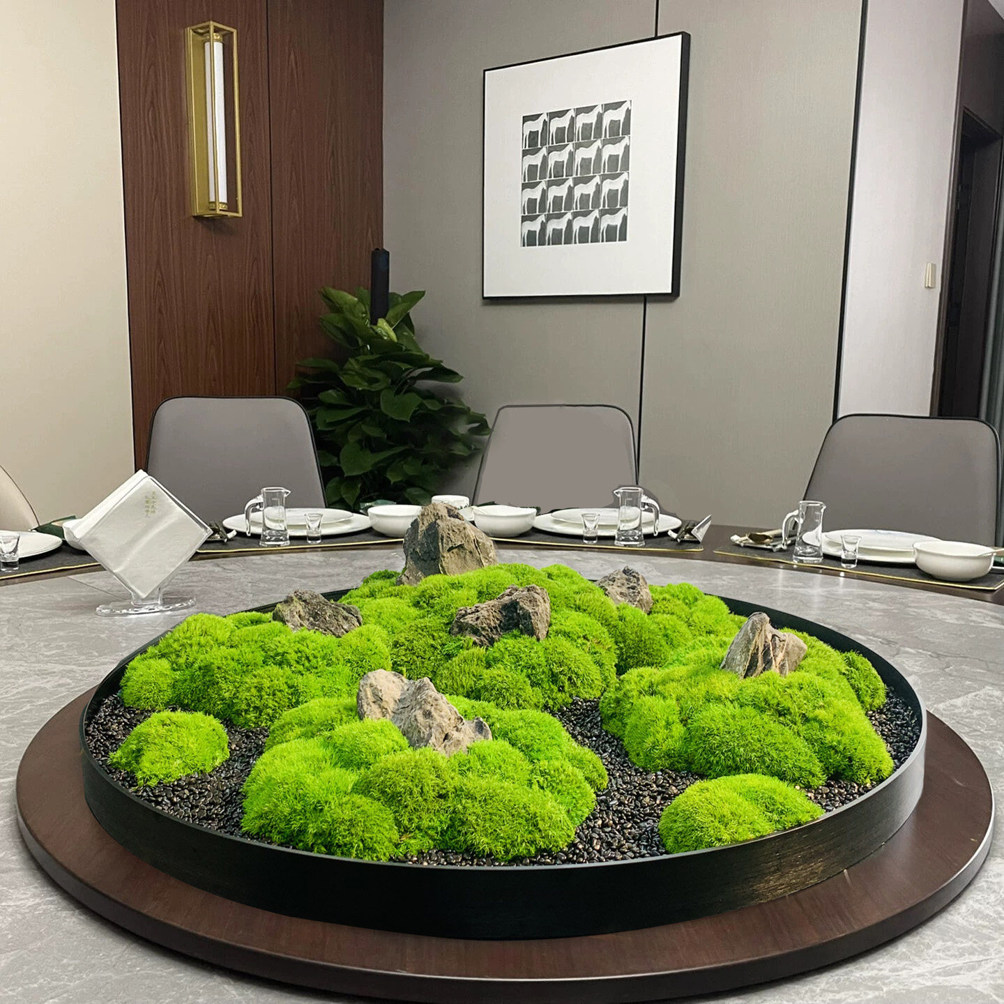 酒店圆桌中间转盘摆花餐桌旋转圆盘摆件会所餐桌装饰永生苔藓造景
