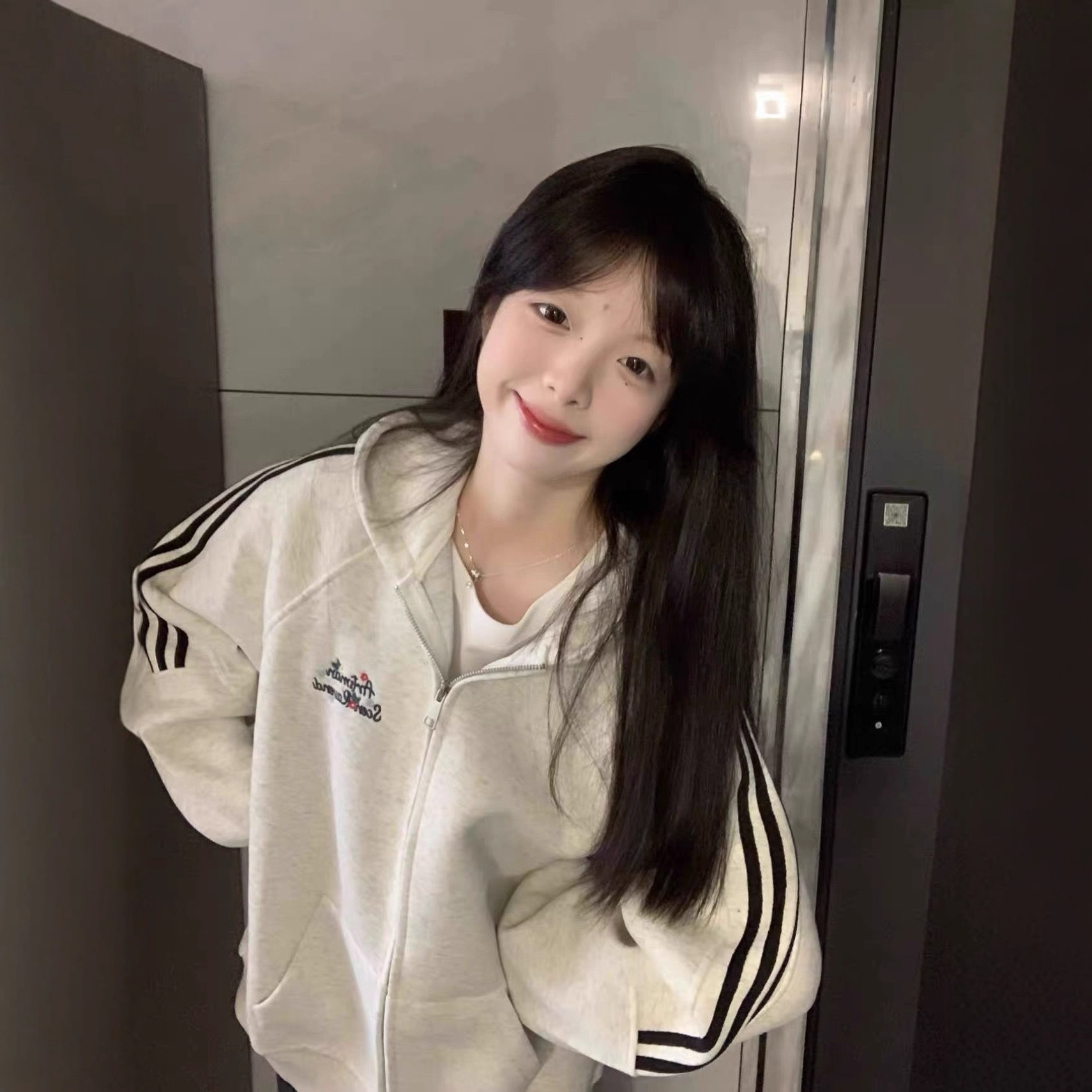 美式复古三条杠插肩刺绣字母卫衣女秋冬加绒加厚学生开衫连帽外套