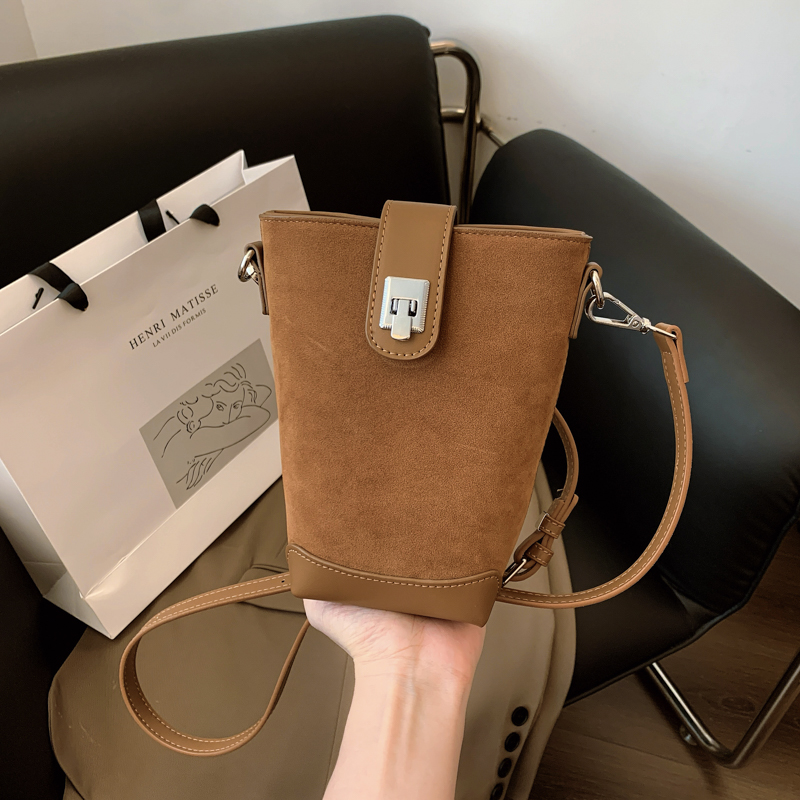 LAOYJA复古磨砂链条水桶小包