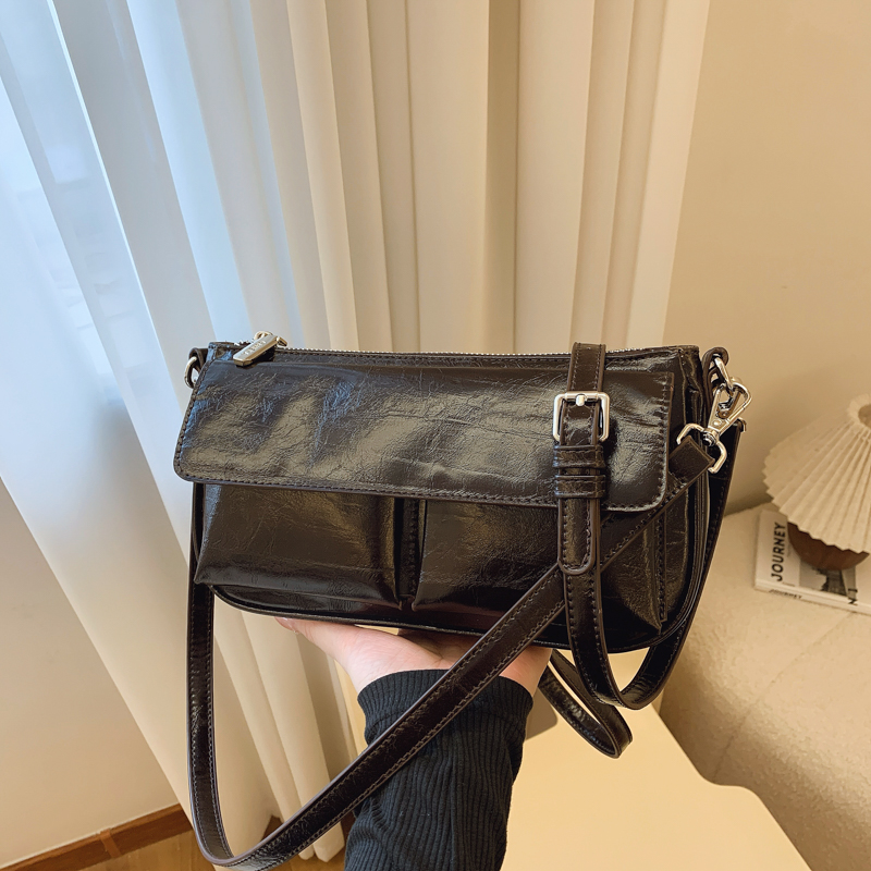 LAOYJA复古腋下包油蜡皮法棍包