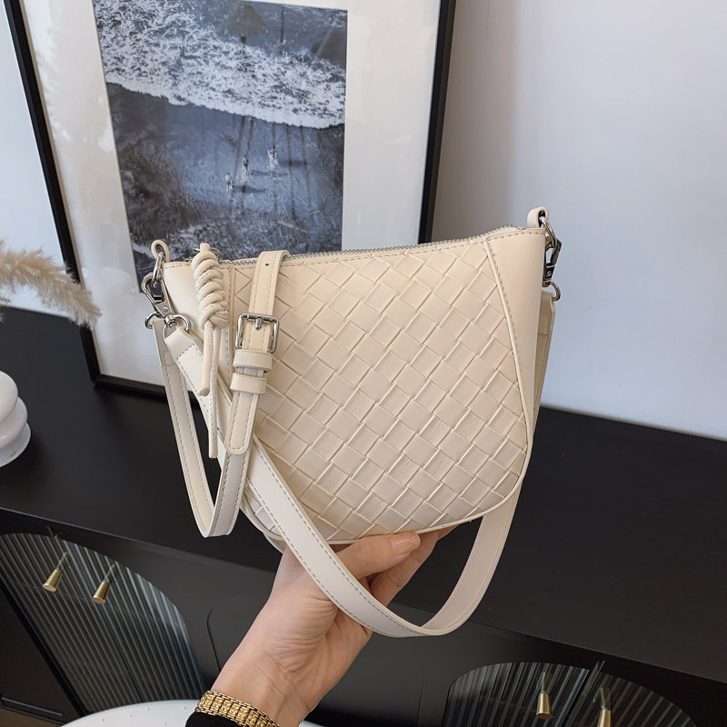 高级感小众包包女式2025新款超火编织腋下贝壳包百搭单肩斜挎小包,箱包皮具/热销女包/男包,通用款女包,淘宝优惠券,粉丝福利购,淘宝优惠卷