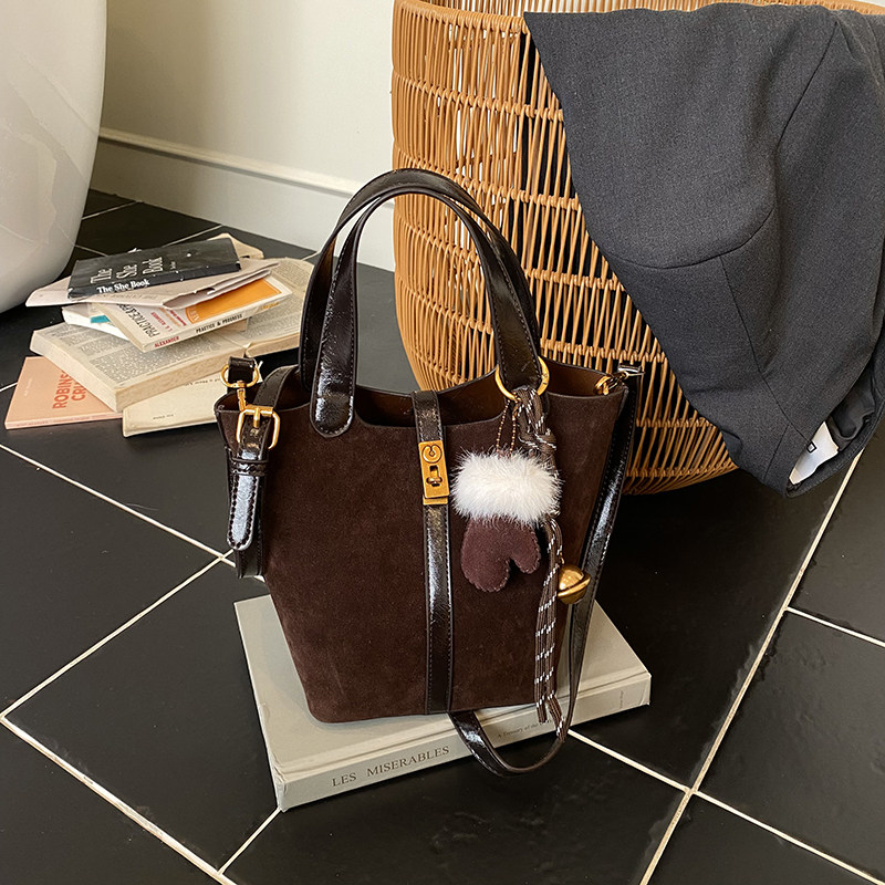 轻奢小众包包女式2025新款超火磨砂手提菜篮子包高级感单肩斜挎包,箱包皮具/热销女包/男包,通用款女包,淘宝优惠券,粉丝福利购,淘宝优惠卷