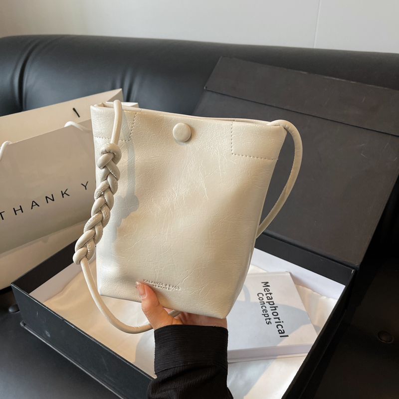 LAOYJA高级感洋气斜挎水桶小包