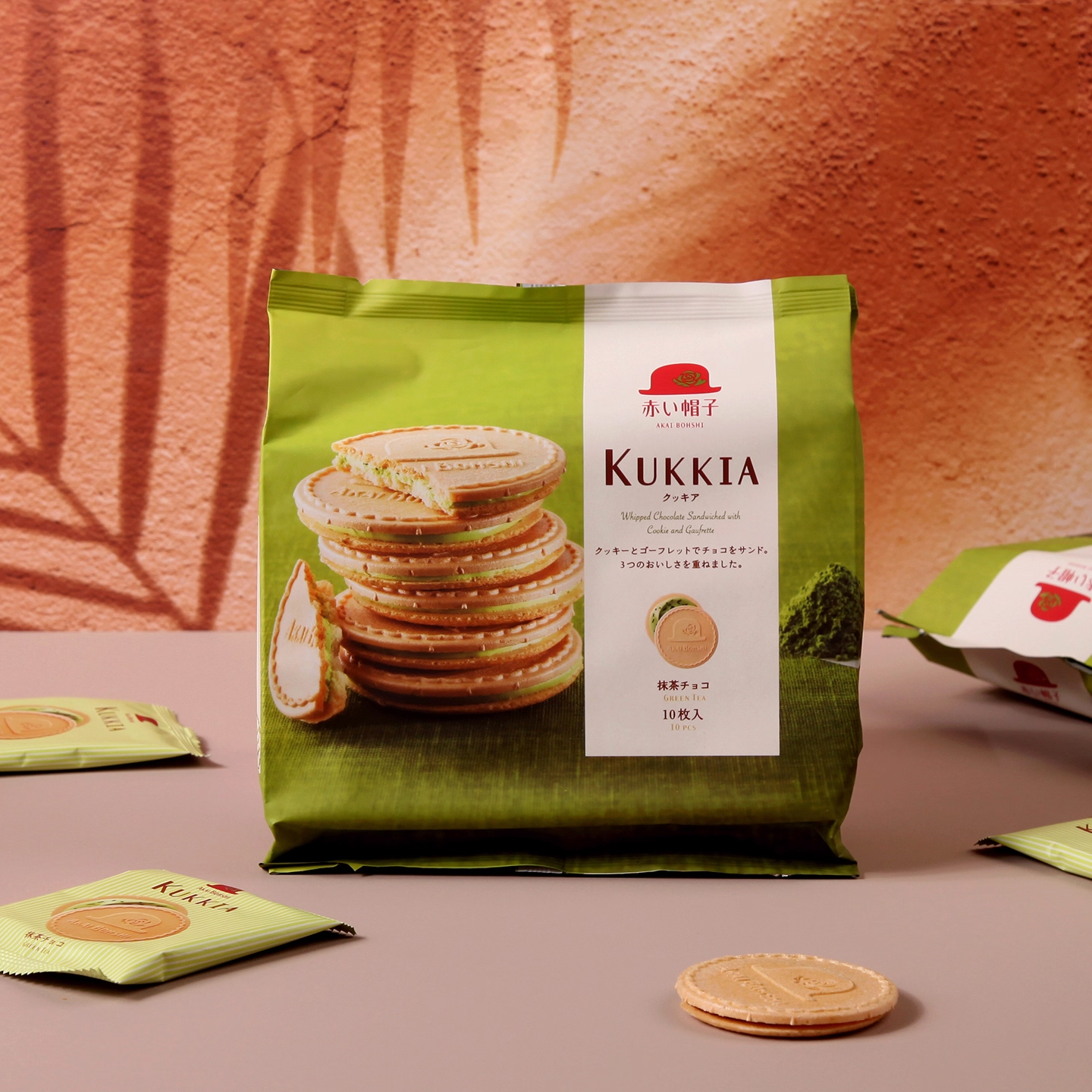 日本进口红帽子阡朋牛奶夹心华夫饼干抹茶味kukkia法式薄脆零食