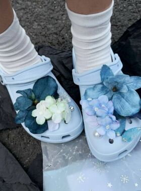 新款洞洞鞋配饰氛围感春色寄情人浅蓝色系花朵可拆卸diy鞋花鞋扣