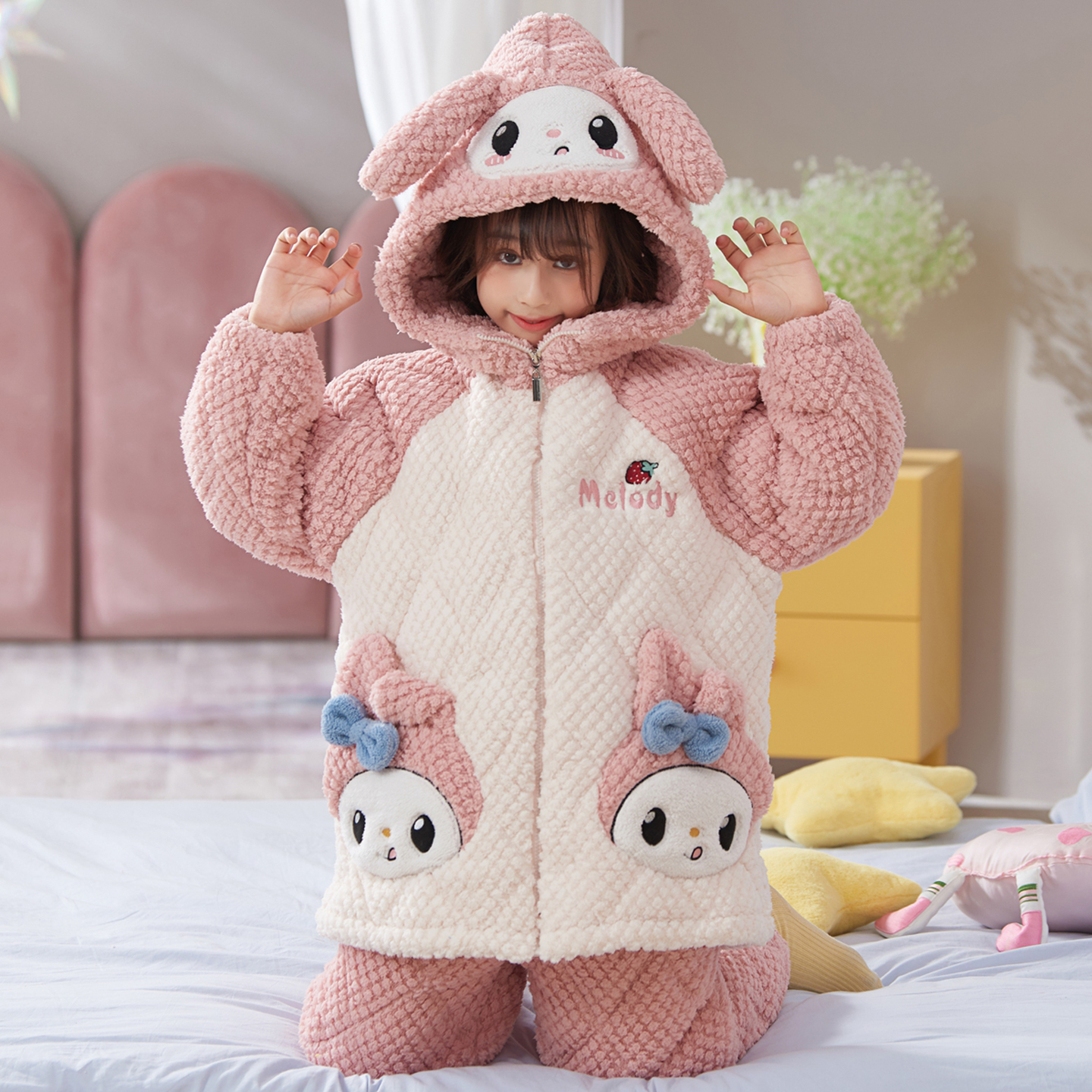 女童睡衣冬季2025新款加厚款珊瑚绒三层夹棉秋冬款儿童女孩家居服