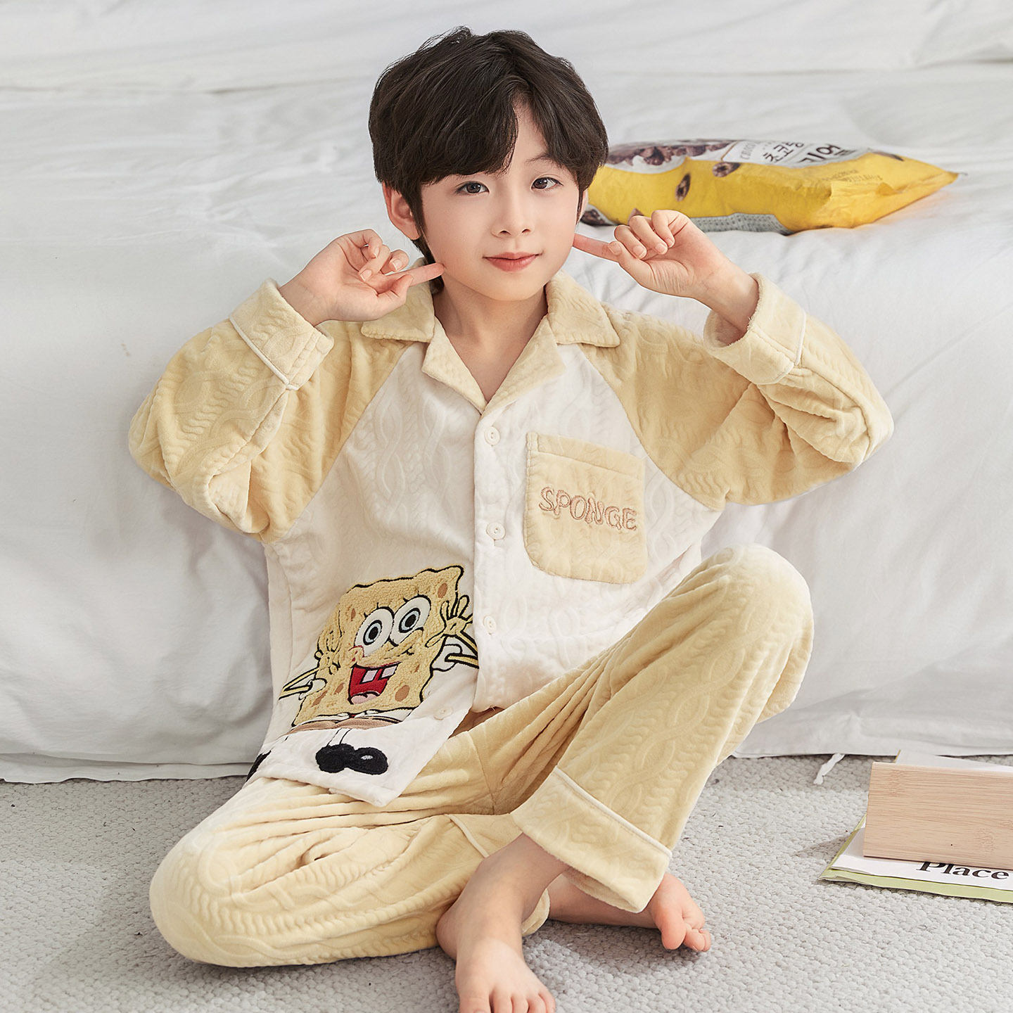 儿童秋冬海岛绒保暖睡衣男孩家居服中大童长袖加厚儿童珊瑚绒套装