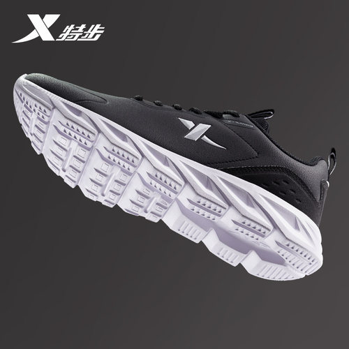 男轻便皮面秋季轻便跑鞋特步