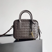 Черно-коричневый