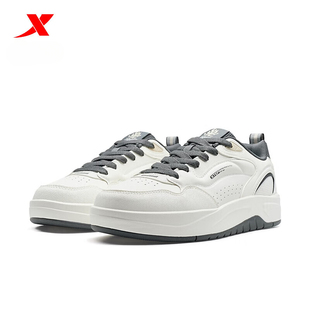 特步板鞋男鞋2026春季新款官方正品舒适轻便小白鞋皮面保暖休闲鞋