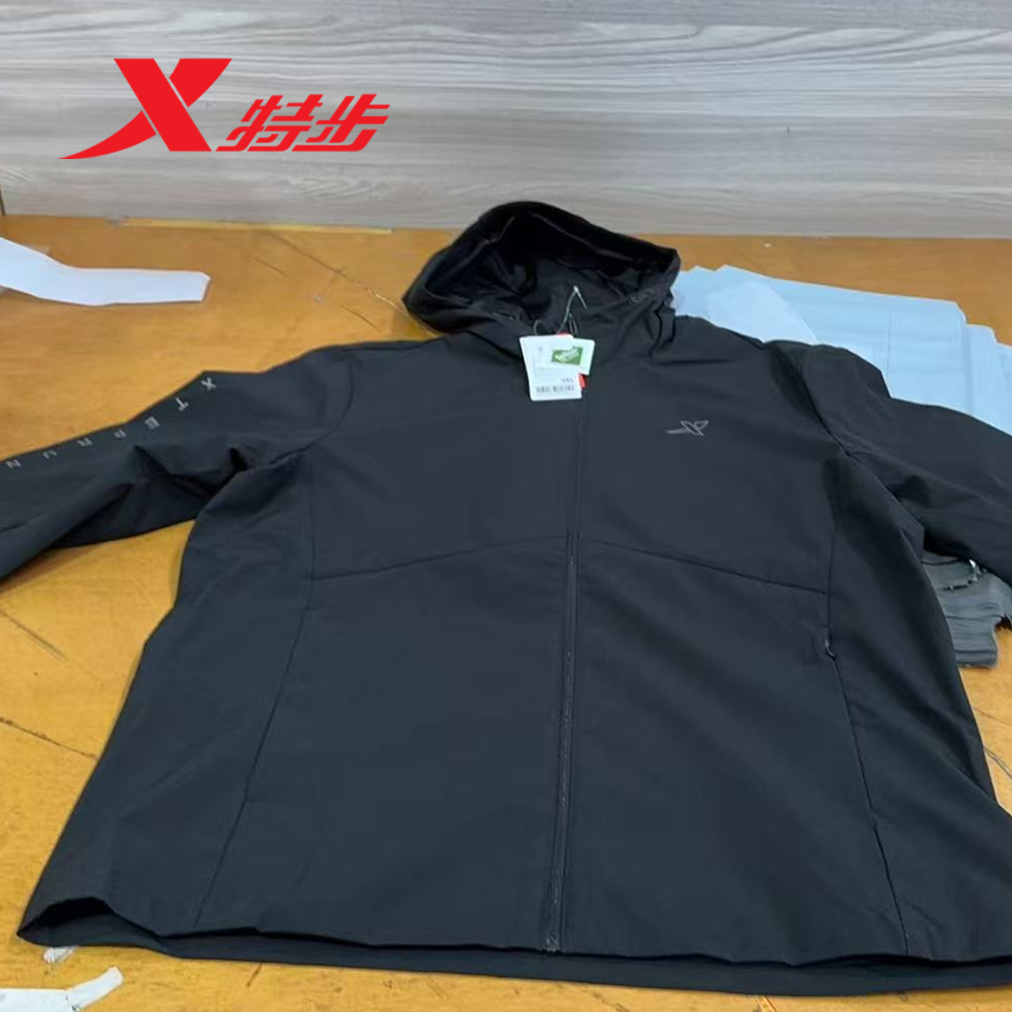 特步三防冲锋衣男款跑步加绒外套