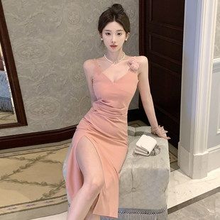 纯欲风性感V领吊带洋装高级感优雅修身显瘦开叉宴会礼服中长裙
