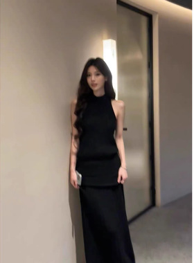 巨好看2026穿搭一整套韩系气质黑色无袖背心开衫外套显瘦半身裙