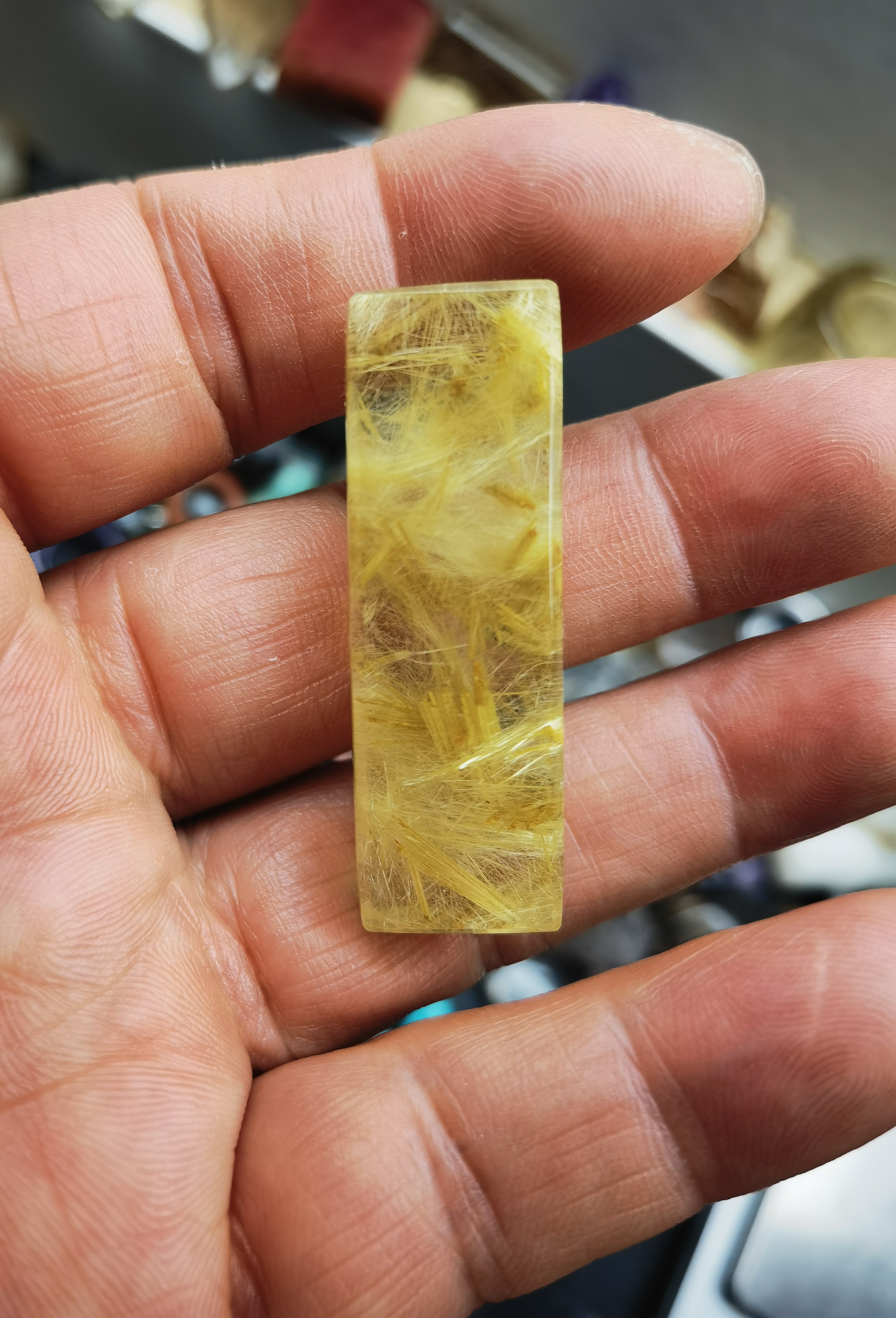 天然巴西钛晶原石雕刻晶柱晶块摆件吊坠挂件15.1克一图一物