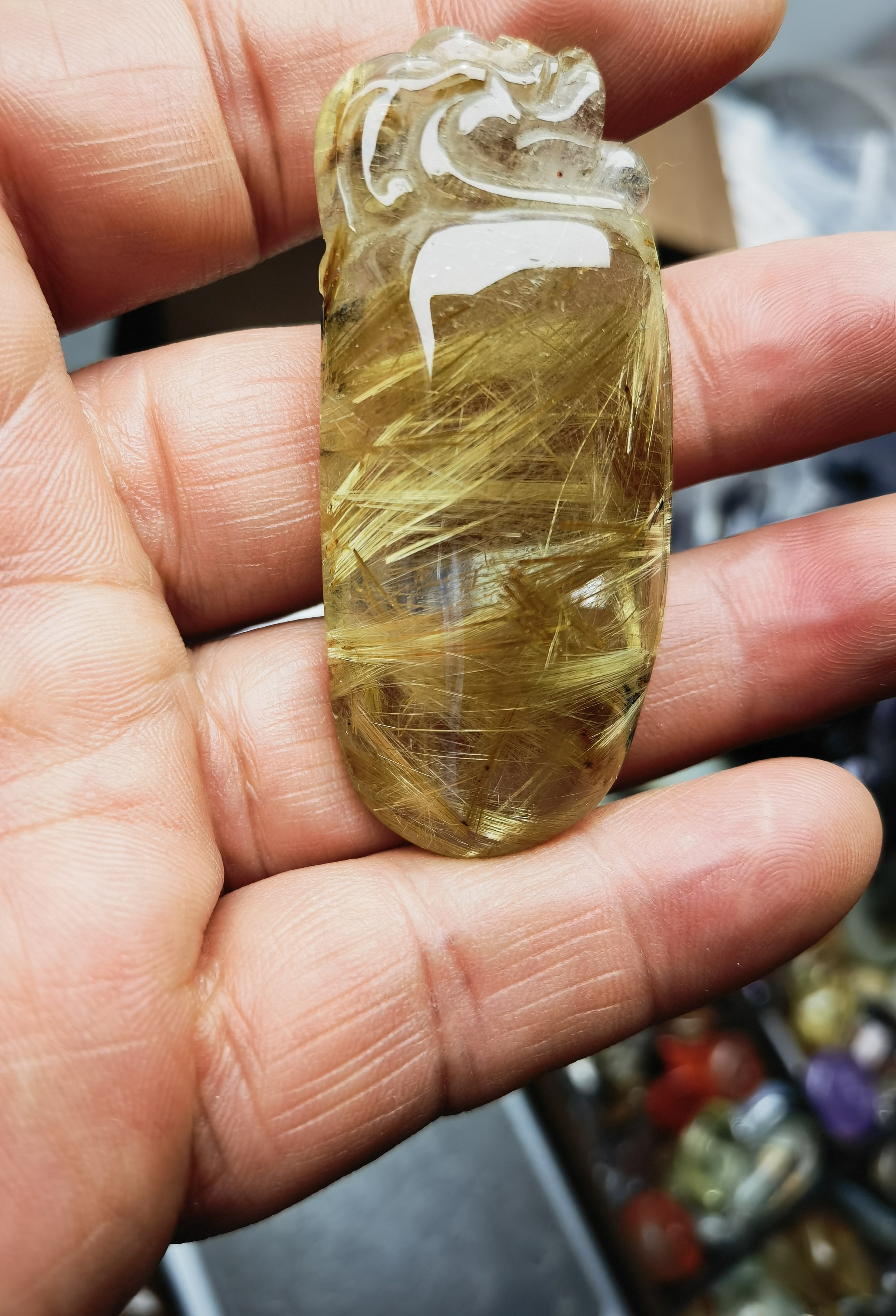 天然钛晶原石手工雕刻瑞兽吊坠吊牌晶体通透颗颗板钛重29.4克一物