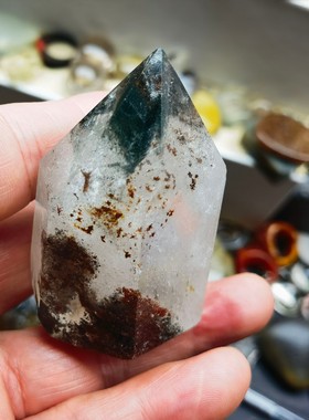 天然绿幽灵原石六棱柱打磨摆件标本把玩玄官消磁重113.3克