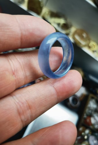 天然巴西冰种海蓝宝原石雕刻戒指圈口19.1条宽7.5重3.1克一图一物