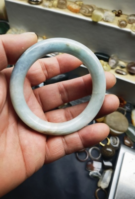 天然海蓝宝原石雕刻手镯蓝色水晶镯子圈口53.6条宽11.4重48.3克