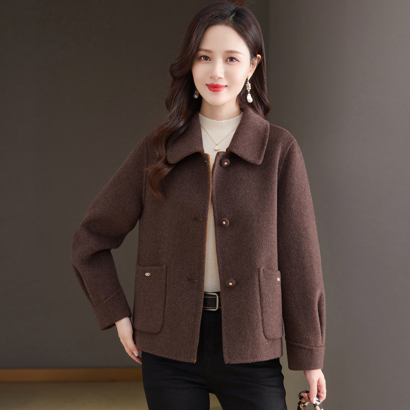 洋气短款双面呢羊毛大衣女2025年新款小个子妈妈装高级感羊绒外套