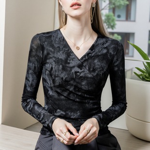 2025秋洋气印花网纱上衣女长袖别致收腰交叉v领t恤舞蹈纱衣打底衫