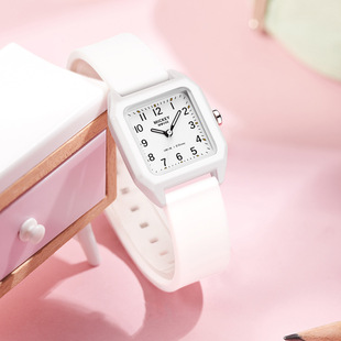 迪士尼手表女学生初高中小方表白色石英夜光简约可爱腕表考试专用
