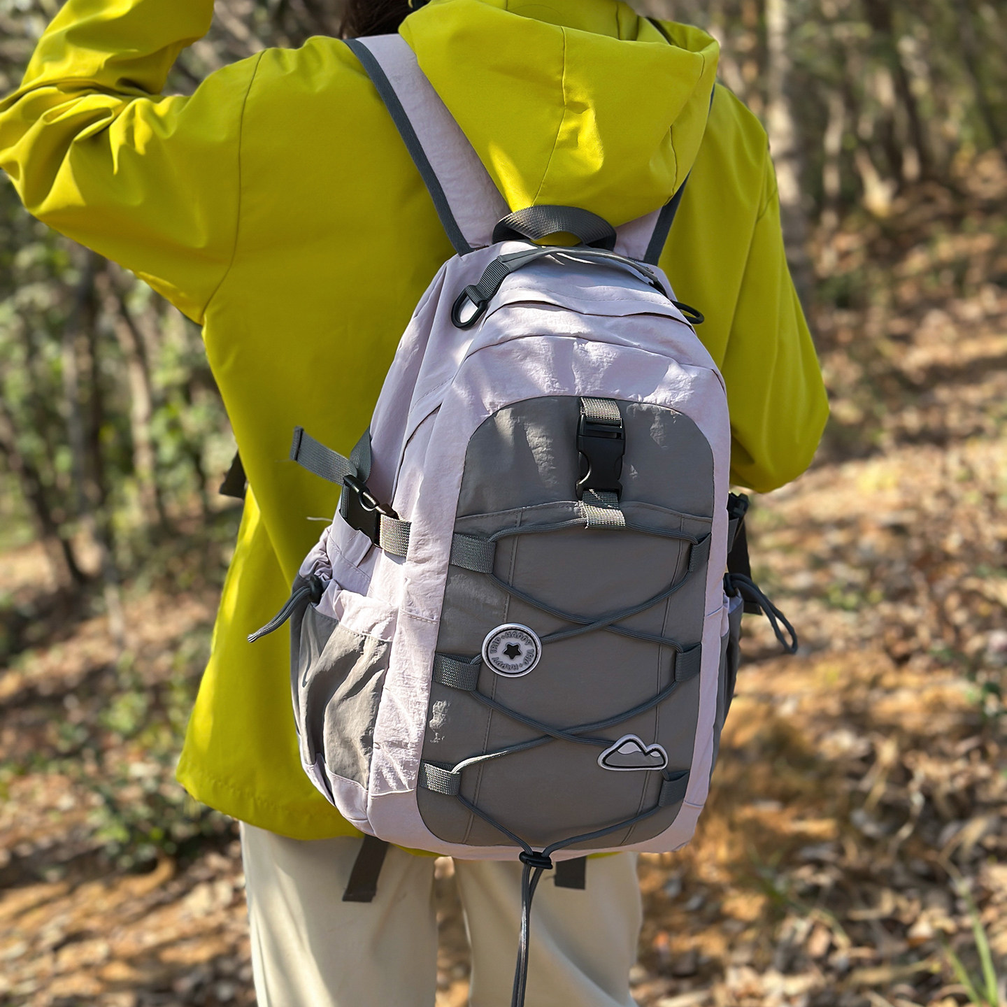 户外机能风撞色双肩包男女大容量轻便登山包电脑防水旅行学生背包