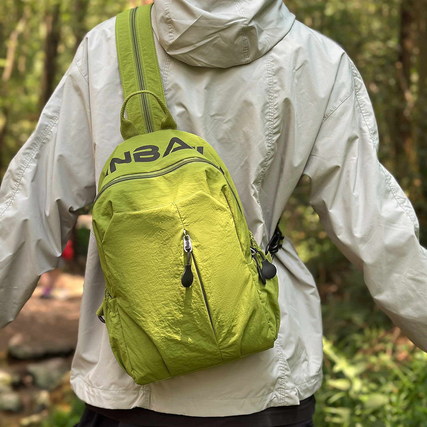 高颜值多用小背包男大学生休闲防水百搭旅行双肩包旅游爬山胸包女