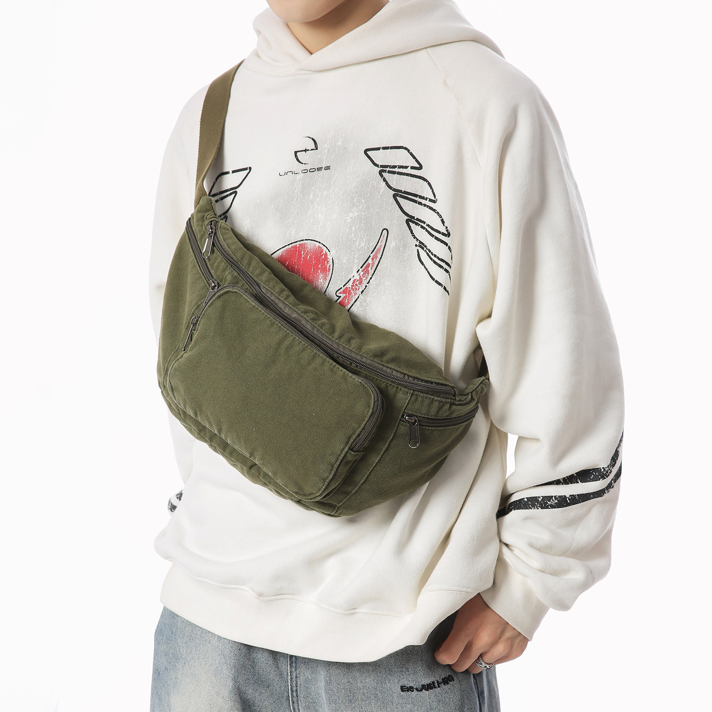 休闲水洗复古帆布腰包斜挎包男士大容量胸包简约运动风旅行背包女