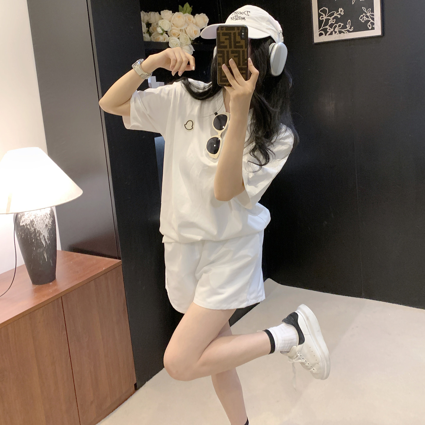 网红洋气减龄时尚休闲套装女夏季超火小个子运动短袖短裤两件套潮