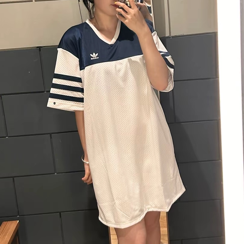 阿迪达斯篮球风女士宽松连衣裙