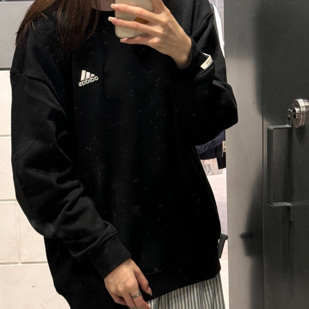阿迪新款简约百搭圆领休闲套头衫