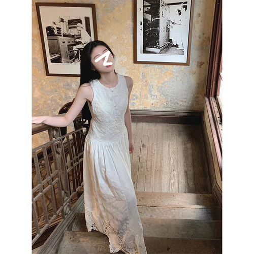 法式气质刺绣圆领背心连衣裙女