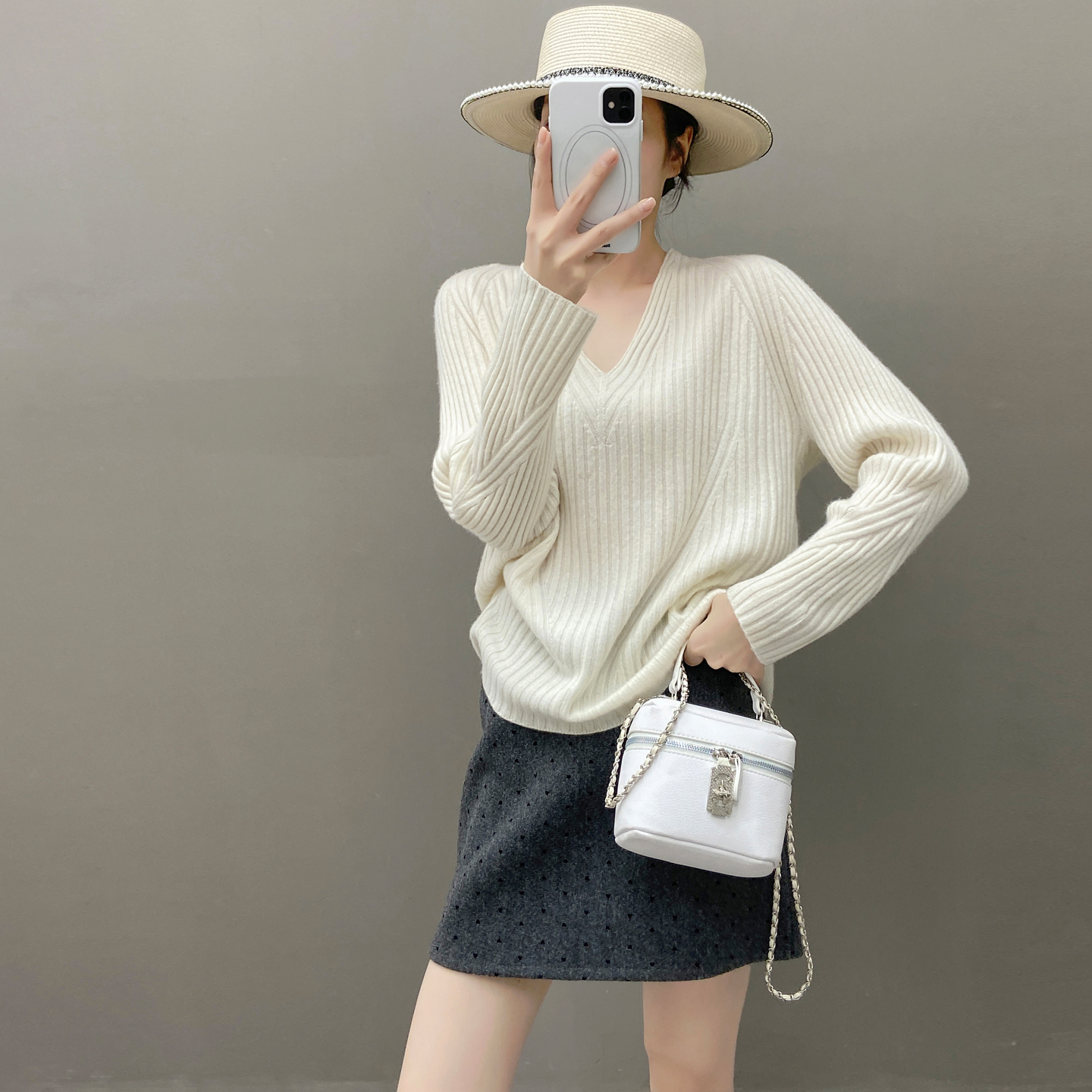 初恋般软糯~欧洲站山羊绒衫女V领毛衣移针设计宽松针织打底衫秋冬