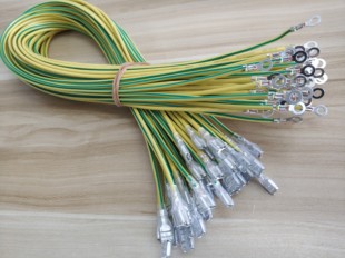 黄绿双色接地线1.5平方一头O型孔4.2mm一头6.3mm插簧接地连接线