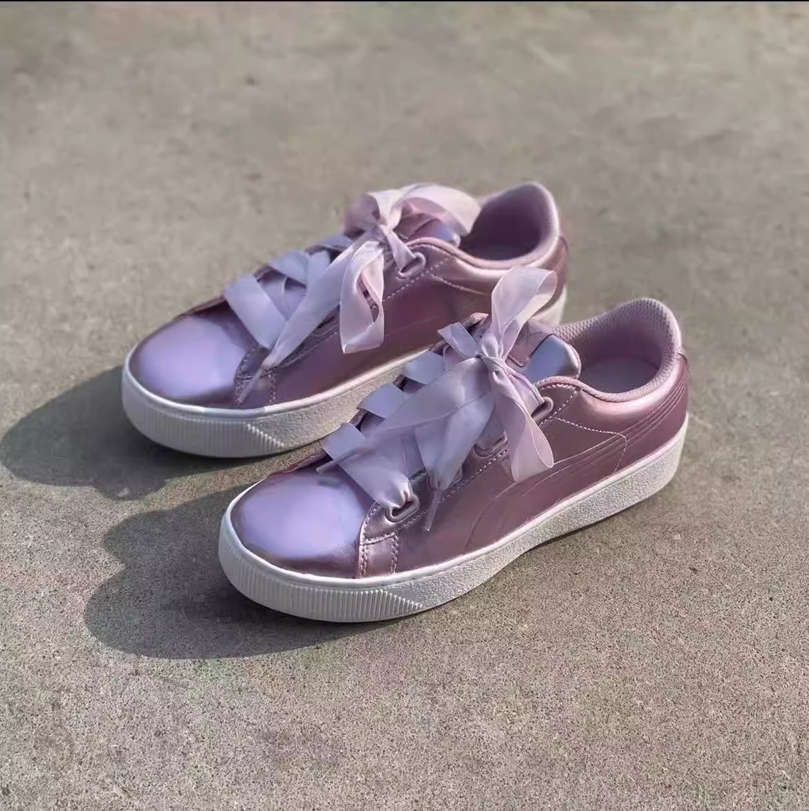 彪马/puma vikky女子复古经典厚底时尚丝带蝴蝶结松糕板鞋 366419