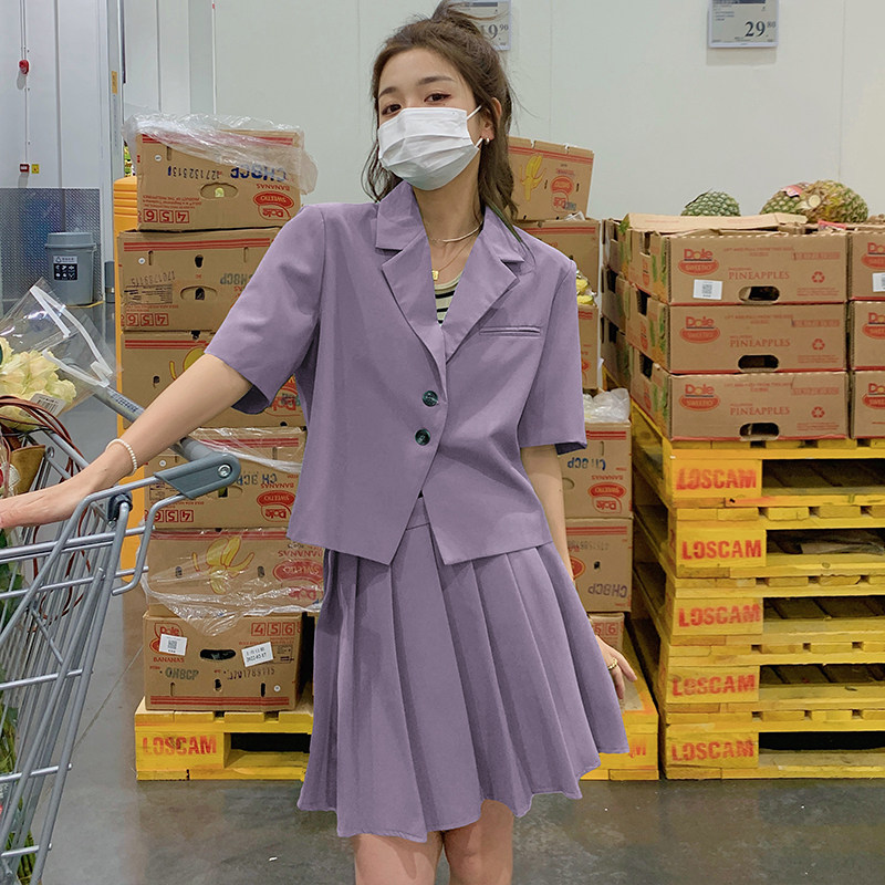活泼减龄绿色西装套装裙女夏季薄款2025新款网红百褶裙两件套夏装,女装套装/套裙,卡莱