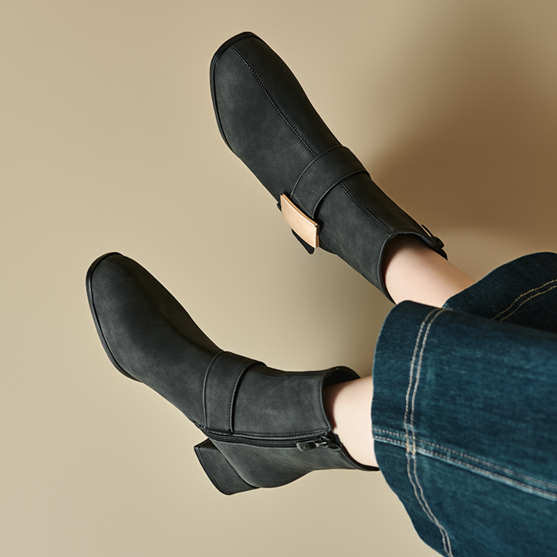 41到48特大码女鞋45中跟46短靴47