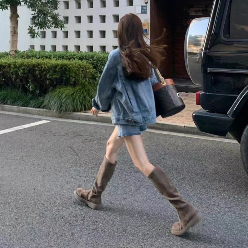 2026新款秋季中筒厚底长靴网红靴子潮牌高筒骑士靴不过膝长筒靴女