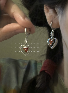 复古红色锆石爱心耳环女小众设计感高级气质精致耳坠新年耳饰耳夹