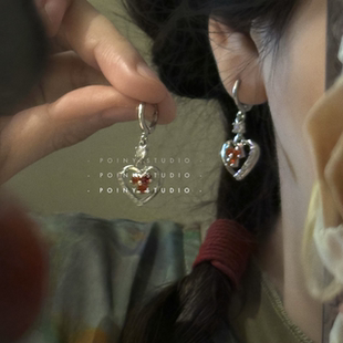 复古红色锆石爱心耳环女小众设计感高级气质精致耳坠新年耳饰耳夹