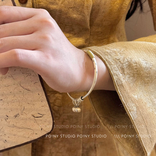 银饰手镯女纯银999足银复古梅花卷尾铃铛银镯子可调节手环手饰