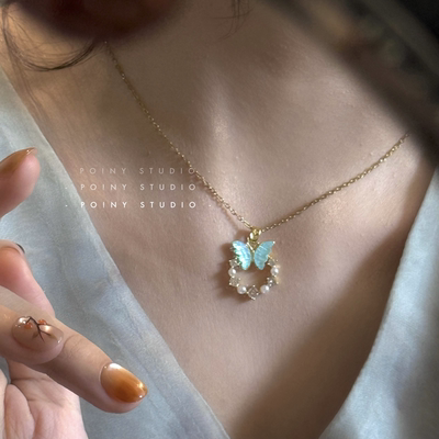 小众设计蝴蝶吊坠项链女气质轻奢水钻钛钢锁骨链金色链条毛衣链