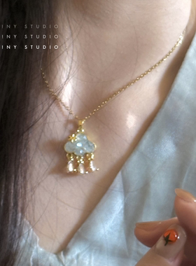 小众设计云朵乌云吊坠项链女金色流苏挂坠轻奢个性锁骨链毛衣链