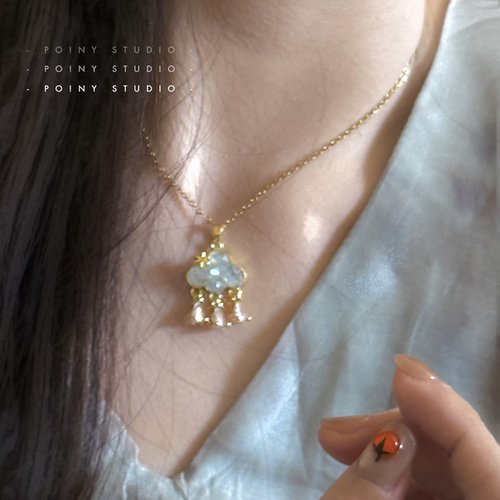 小众设计云朵乌云吊坠项链女金色流苏挂坠轻奢个性锁骨链毛衣链
