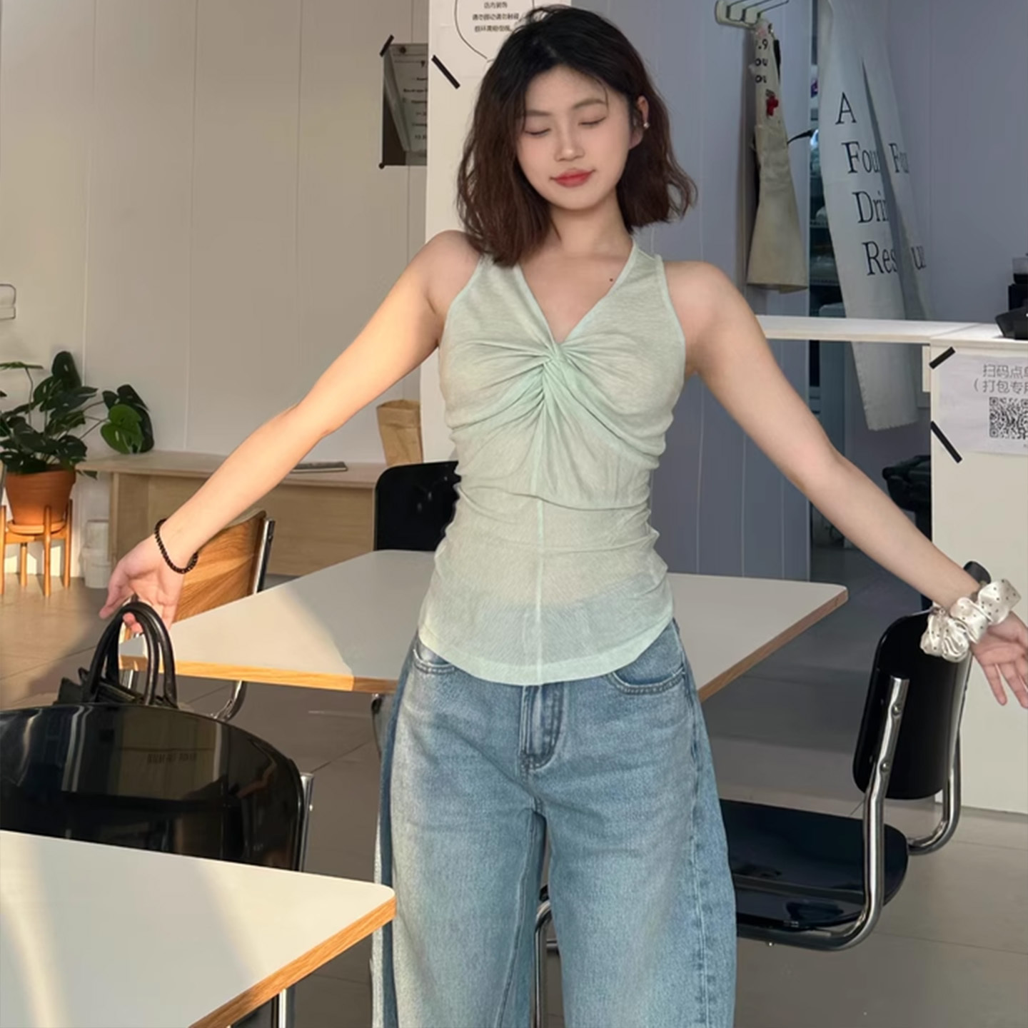 轻熟风高级感辣妹蕾丝网纱拼接小众吊带背心女夏外穿挂脖无袖上衣