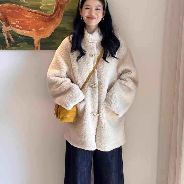 2025新款牛角扣羊羔毛皮毛一体女冬季立领保暖加厚小个子毛毛外套