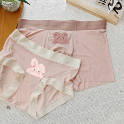 小熊情侣款内裤一男一女