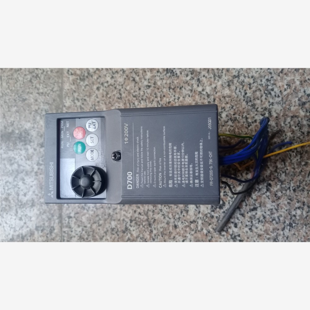 三菱D700变频器0.75KW/V