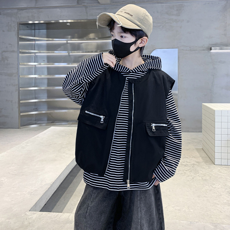 男童工装马甲秋装儿童马夹2026新款中大童帅气男孩春秋款外穿上衣